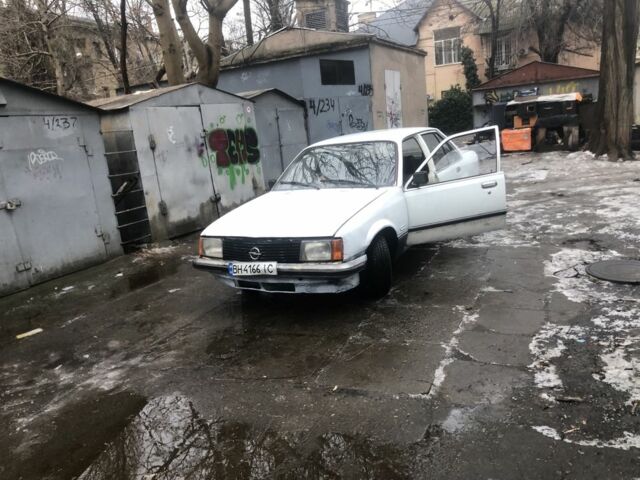 Білий Опель Рекорд, об'ємом двигуна 1.9 л та пробігом 300 тис. км за 750 $, фото 16 на Automoto.ua