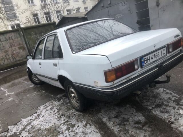 Білий Опель Рекорд, об'ємом двигуна 1.9 л та пробігом 300 тис. км за 750 $, фото 1 на Automoto.ua