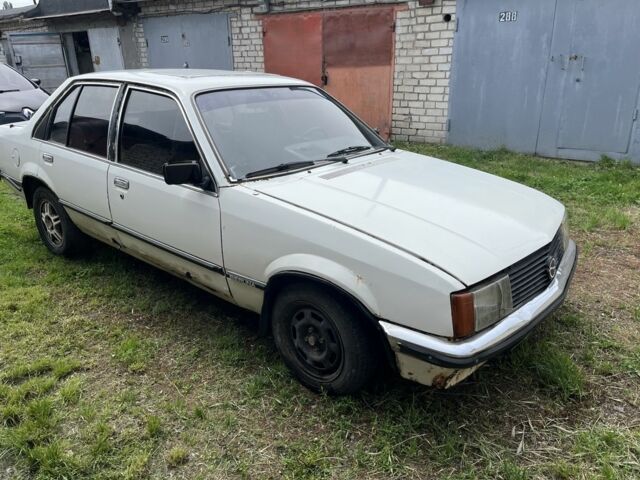 Белый Опель Рекорд, объемом двигателя 2 л и пробегом 99 тыс. км за 370 $, фото 1 на Automoto.ua