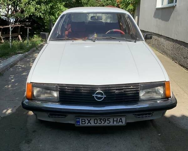 Белый Опель Рекорд, объемом двигателя 0 л и пробегом 368 тыс. км за 1000 $, фото 1 на Automoto.ua