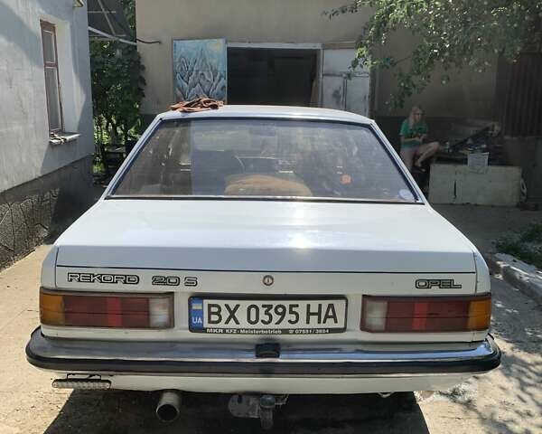 Белый Опель Рекорд, объемом двигателя 0 л и пробегом 368 тыс. км за 1000 $, фото 3 на Automoto.ua