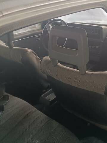 Белый Опель Рекорд, объемом двигателя 1 л и пробегом 220 тыс. км за 419 $, фото 3 на Automoto.ua