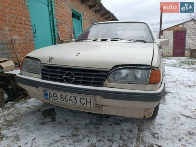 Білий Опель Рекорд, об'ємом двигуна 1.8 л та пробігом 250 тис. км за 800 $, фото 7 на Automoto.ua