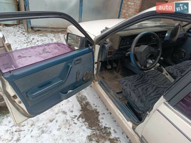 Белый Опель Рекорд, объемом двигателя 1.8 л и пробегом 250 тыс. км за 800 $, фото 5 на Automoto.ua