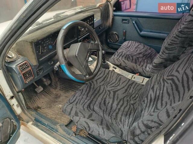 Белый Опель Рекорд, объемом двигателя 1.8 л и пробегом 250 тыс. км за 800 $, фото 5 на Automoto.ua