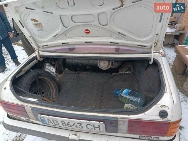 Белый Опель Рекорд, объемом двигателя 1.8 л и пробегом 250 тыс. км за 800 $, фото 9 на Automoto.ua