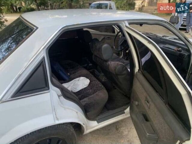 Білий Опель Рекорд, об'ємом двигуна 2.2 л та пробігом 160 тис. км за 1500 $, фото 1 на Automoto.ua