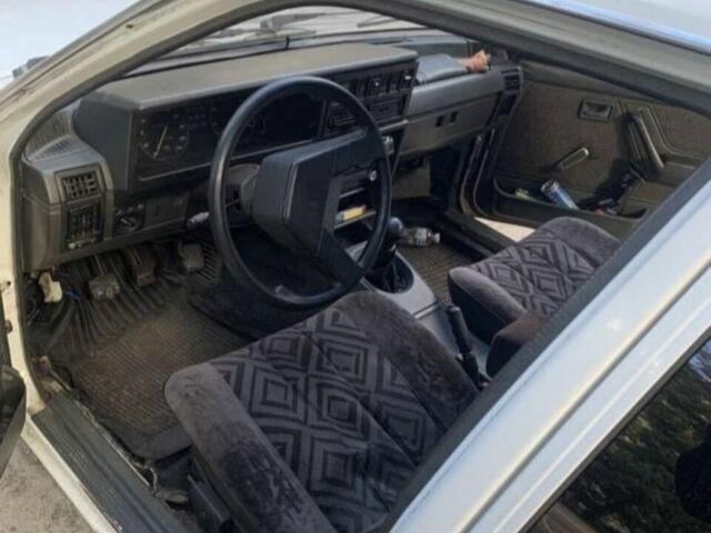 Білий Опель Рекорд, об'ємом двигуна 2.2 л та пробігом 160 тис. км за 1500 $, фото 3 на Automoto.ua