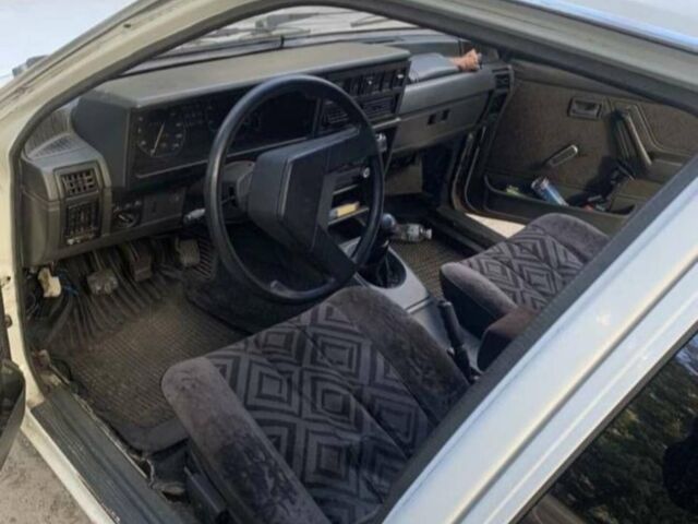 Білий Опель Рекорд, об'ємом двигуна 2.2 л та пробігом 160 тис. км за 1500 $, фото 3 на Automoto.ua