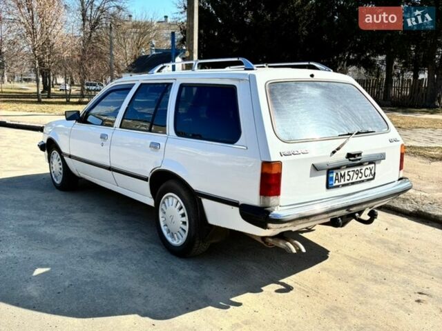 Белый Опель Рекорд, объемом двигателя 2 л и пробегом 285 тыс. км за 1200 $, фото 5 на Automoto.ua