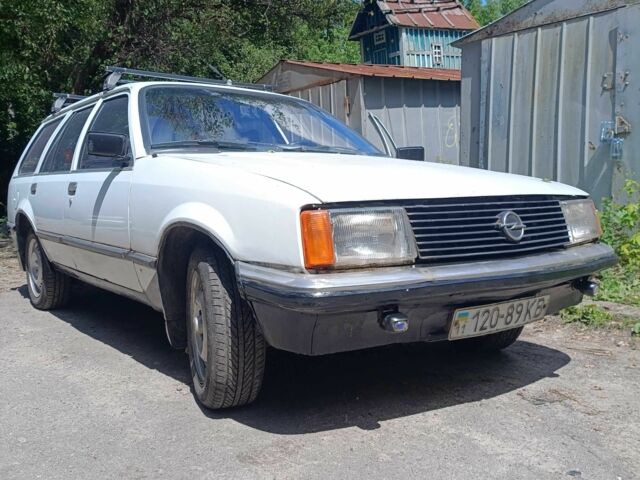 Білий Опель Рекорд, об'ємом двигуна 1.8 л та пробігом 280 тис. км за 1200 $, фото 1 на Automoto.ua