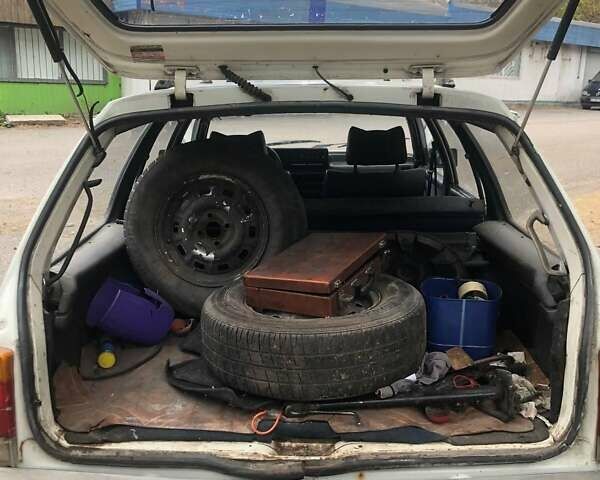 Белый Опель Рекорд, объемом двигателя 2.2 л и пробегом 75 тыс. км за 719 $, фото 2 на Automoto.ua