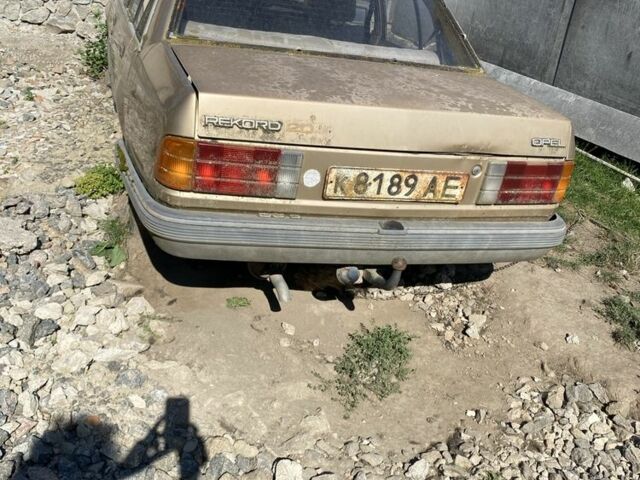 Бежевий Опель Рекорд, об'ємом двигуна 2 л та пробігом 200 тис. км за 350 $, фото 3 на Automoto.ua