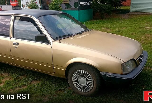 Бежевый Опель Рекорд, объемом двигателя 2 л и пробегом 500 тыс. км за 1200 $, фото 4 на Automoto.ua