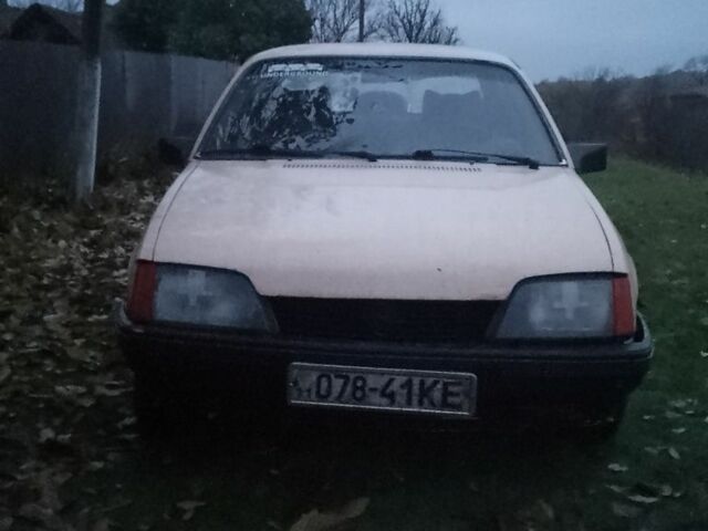 Бежевий Опель Рекорд, об'ємом двигуна 0 л та пробігом 70 тис. км за 1400 $, фото 2 на Automoto.ua