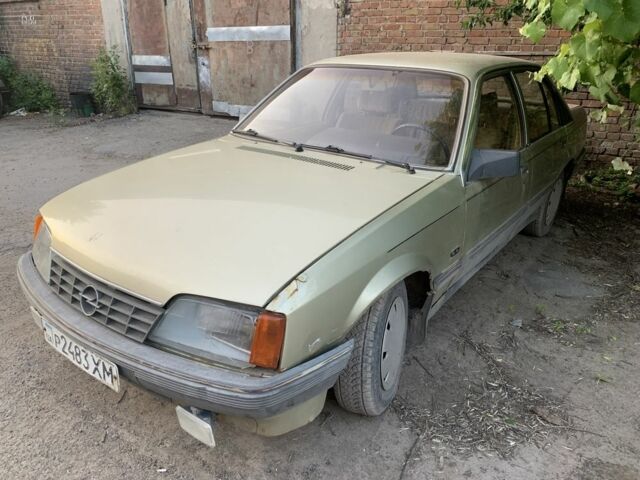 Бежевий Опель Рекорд, об'ємом двигуна 2 л та пробігом 300 тис. км за 475 $, фото 3 на Automoto.ua