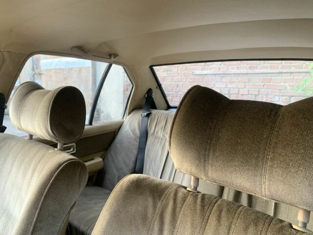 Бежевий Опель Рекорд, об'ємом двигуна 2 л та пробігом 300 тис. км за 475 $, фото 5 на Automoto.ua