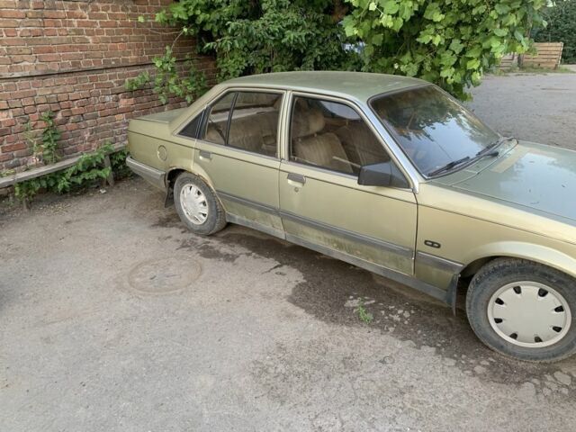 Бежевий Опель Рекорд, об'ємом двигуна 2 л та пробігом 300 тис. км за 475 $, фото 2 на Automoto.ua