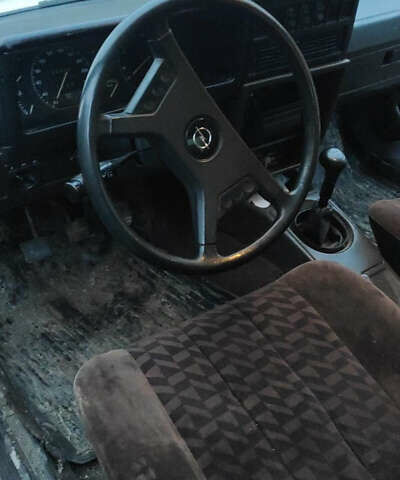 Бежевий Опель Рекорд, об'ємом двигуна 2.2 л та пробігом 160 тис. км за 500 $, фото 3 на Automoto.ua