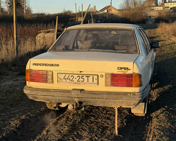 Бежевий Опель Рекорд, об'ємом двигуна 2 л та пробігом 200 тис. км за 350 $, фото 2 на Automoto.ua