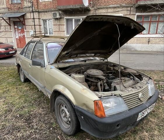 Бежевий Опель Рекорд, об'ємом двигуна 0 л та пробігом 350 тис. км за 397 $, фото 20 на Automoto.ua