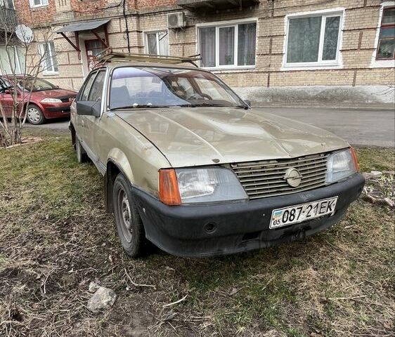 Бежевий Опель Рекорд, об'ємом двигуна 0 л та пробігом 350 тис. км за 397 $, фото 14 на Automoto.ua