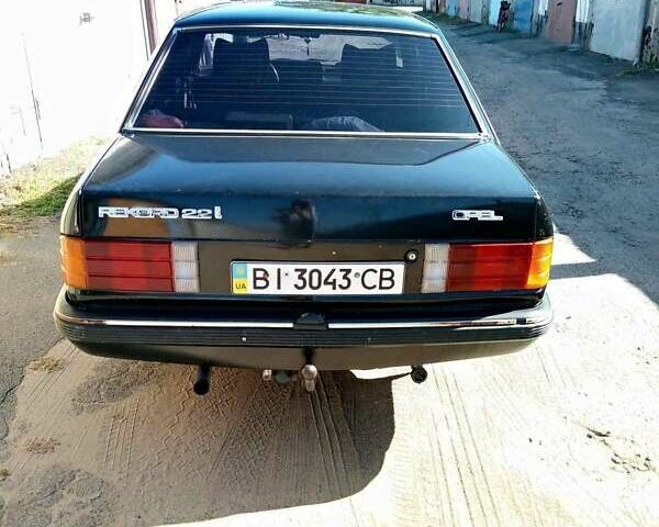 Чорний Опель Рекорд, об'ємом двигуна 2.2 л та пробігом 50 тис. км за 1600 $, фото 1 на Automoto.ua