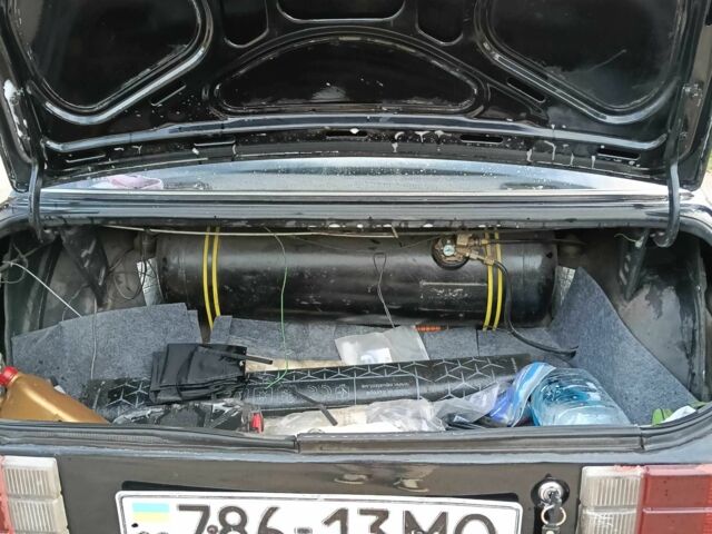 Черный Опель Рекорд, объемом двигателя 2 л и пробегом 1000 тыс. км за 955 $, фото 7 на Automoto.ua