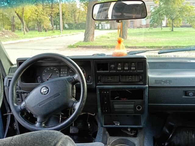 Черный Опель Рекорд, объемом двигателя 2 л и пробегом 1000 тыс. км за 955 $, фото 5 на Automoto.ua