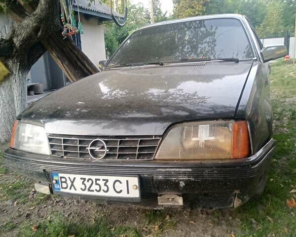 Черный Опель Рекорд, объемом двигателя 1.77 л и пробегом 921 тыс. км за 900 $, фото 6 на Automoto.ua