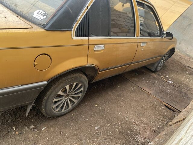 Коричневий Опель Рекорд, об'ємом двигуна 0 л та пробігом 100 тис. км за 500 $, фото 1 на Automoto.ua