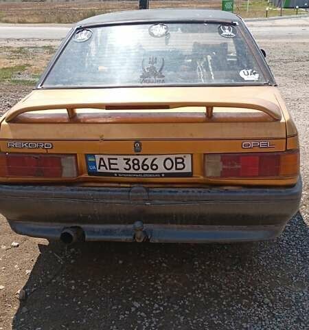 Коричневий Опель Рекорд, об'ємом двигуна 2 л та пробігом 90 тис. км за 500 $, фото 2 на Automoto.ua