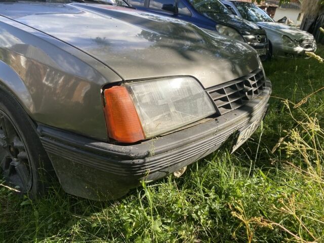 Коричневый Опель Рекорд, объемом двигателя 2.3 л и пробегом 90 тыс. км за 512 $, фото 7 на Automoto.ua