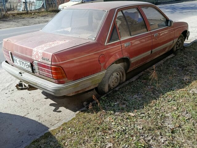 Красный Опель Рекорд, объемом двигателя 2 л и пробегом 500 тыс. км за 300 $, фото 2 на Automoto.ua