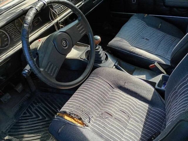 Червоний Опель Рекорд, об'ємом двигуна 2 л та пробігом 100 тис. км за 300 $, фото 1 на Automoto.ua