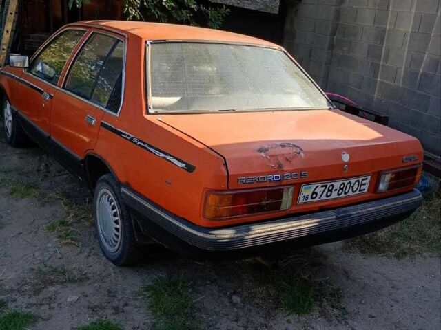 Червоний Опель Рекорд, об'ємом двигуна 2 л та пробігом 100 тис. км за 300 $, фото 3 на Automoto.ua