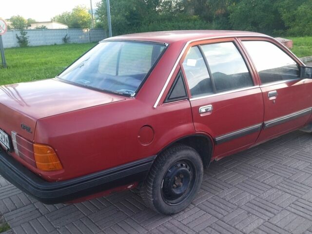 Красный Опель Рекорд, объемом двигателя 2 л и пробегом 333 тыс. км за 888 $, фото 1 на Automoto.ua