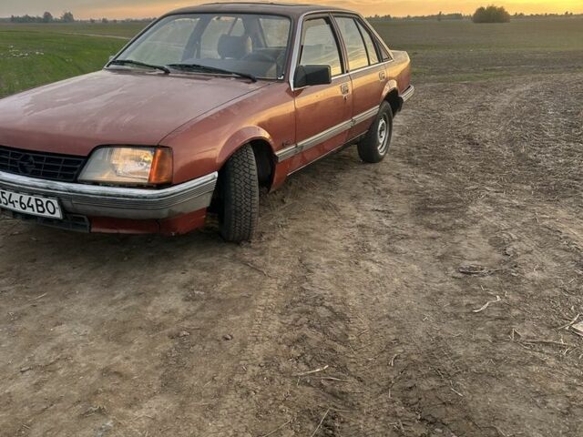 Красный Опель Рекорд, объемом двигателя 2 л и пробегом 3 тыс. км за 406 $, фото 2 на Automoto.ua