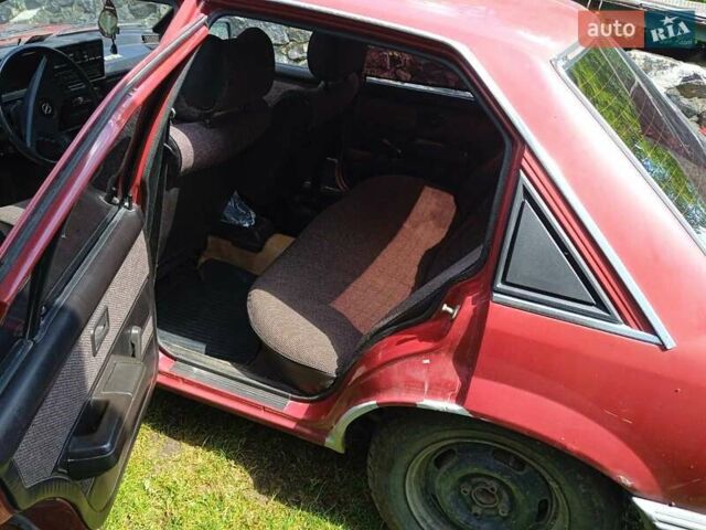 Красный Опель Рекорд, объемом двигателя 1.8 л и пробегом 100 тыс. км за 1000 $, фото 1 на Automoto.ua