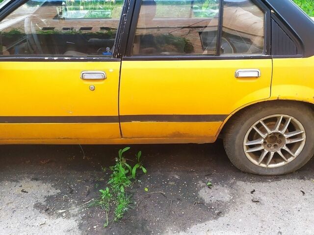 Жовтий Опель Рекорд, об'ємом двигуна 2 л та пробігом 999 тис. км за 500 $, фото 2 на Automoto.ua