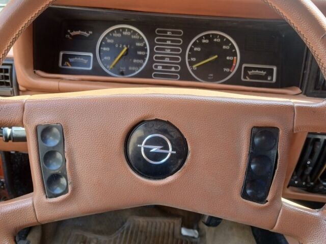 Желтый Опель Рекорд, объемом двигателя 2 л и пробегом 100 тыс. км за 532 $, фото 10 на Automoto.ua