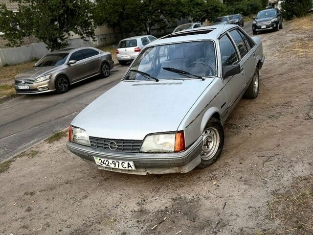 Сірий Опель Рекорд, об'ємом двигуна 2 л та пробігом 92 тис. км за 700 $, фото 9 на Automoto.ua