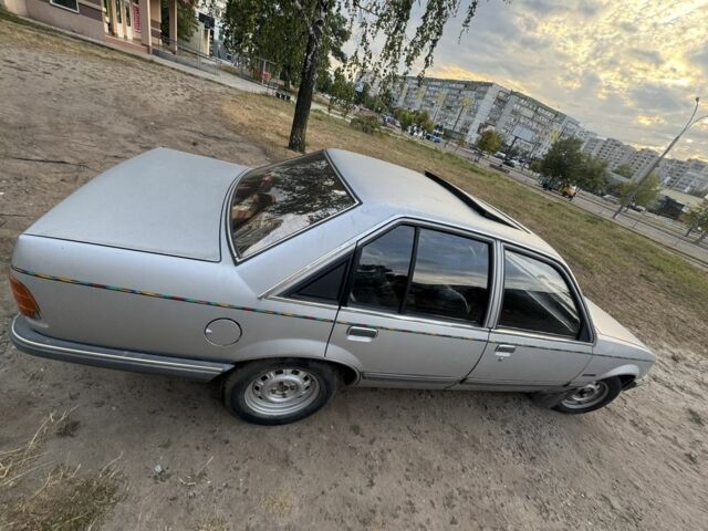 Сірий Опель Рекорд, об'ємом двигуна 2 л та пробігом 100 тис. км за 753 $, фото 5 на Automoto.ua
