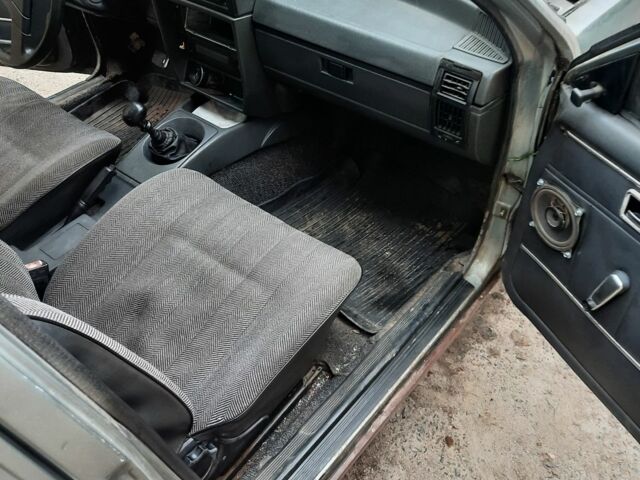 Сірий Опель Рекорд, об'ємом двигуна 2 л та пробігом 100 тис. км за 800 $, фото 5 на Automoto.ua