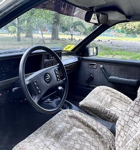 Серый Опель Рекорд, объемом двигателя 0 л и пробегом 170 тыс. км за 1300 $, фото 3 на Automoto.ua