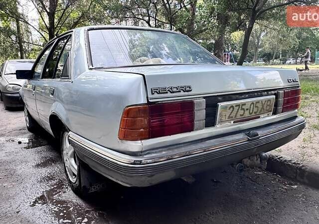 Серый Опель Рекорд, объемом двигателя 0 л и пробегом 170 тыс. км за 1300 $, фото 13 на Automoto.ua