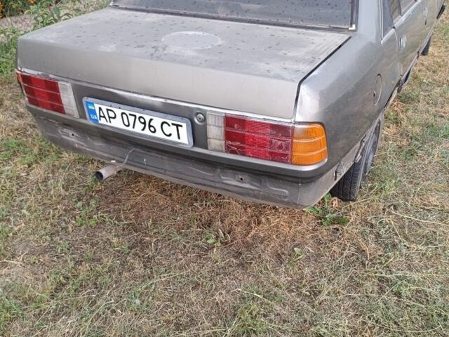 Серый Опель Рекорд, объемом двигателя 2.2 л и пробегом 300 тыс. км за 358 $, фото 1 на Automoto.ua