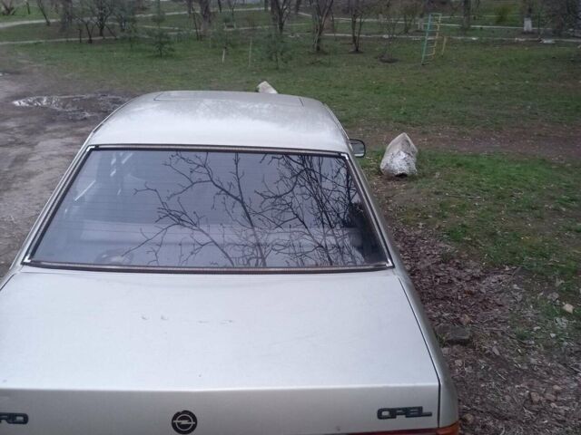 Сірий Опель Рекорд, об'ємом двигуна 1.8 л та пробігом 1 тис. км за 370 $, фото 1 на Automoto.ua