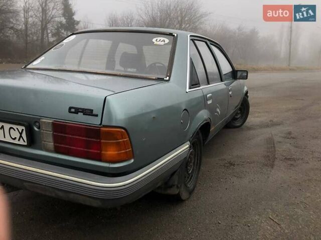 Серый Опель Рекорд, объемом двигателя 1.8 л и пробегом 281 тыс. км за 800 $, фото 7 на Automoto.ua