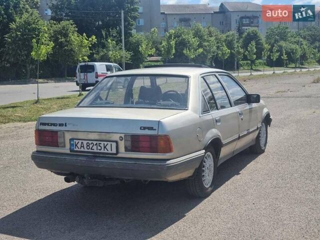 Серый Опель Рекорд, объемом двигателя 1.8 л и пробегом 150 тыс. км за 1750 $, фото 3 на Automoto.ua